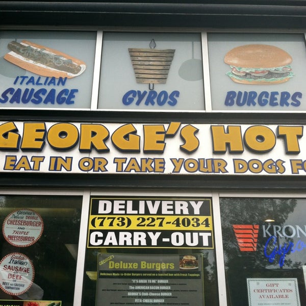 6/22/2013 tarihinde Kari M.ziyaretçi tarafından George&#39;s Hot Dogs'de çekilen fotoğraf