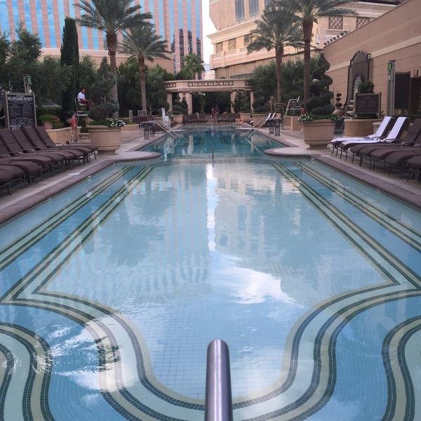 Photo taken at Azure Luxury Pool (Palazzo) by Nikolaus W. on 9/13/2015