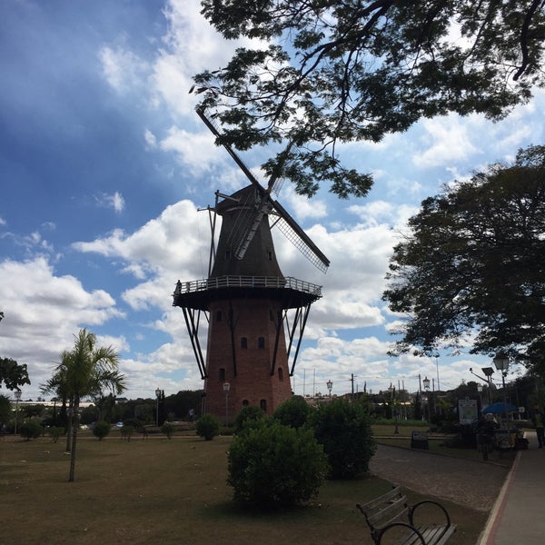 Um moinho de vento em Solvang - Urban Sketchers