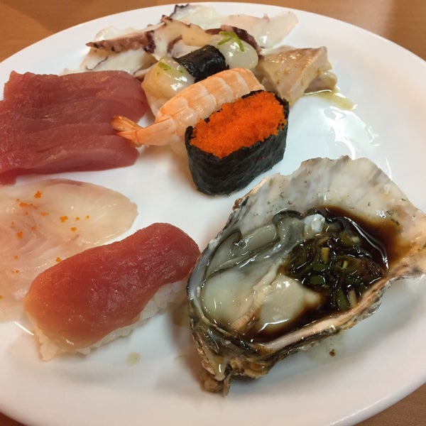 Foto tirada no(a) Sushi Isao por Regina R. em 10/11/2016