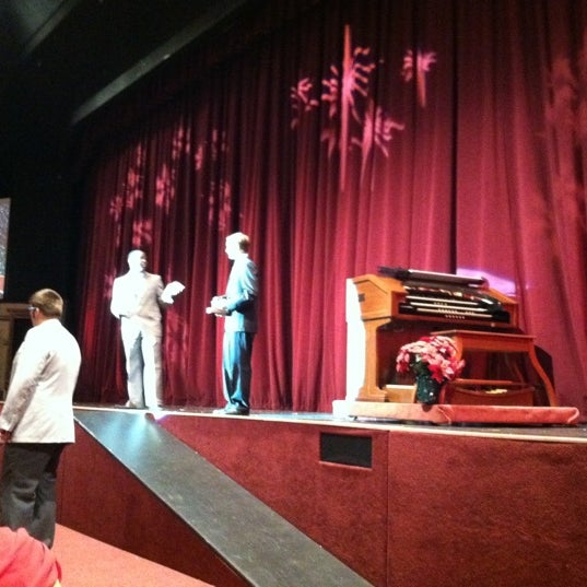 รูปภาพถ่ายที่ Harry Bollback Performing Arts Center โดย Jessie F. เมื่อ 12/16/2012
