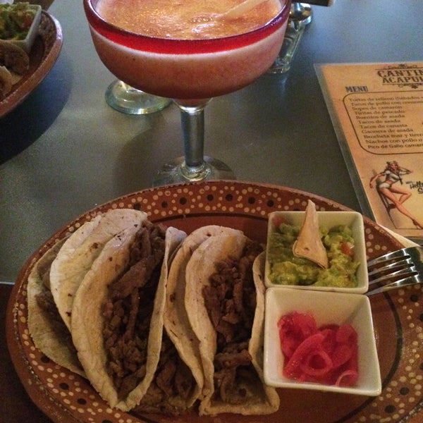 Photo taken at Cantina Acapulco by Lluvia R. on 2/5/2015
