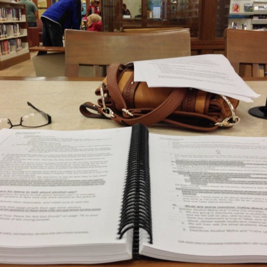 Shelter Rock Public Library Library in Albertson