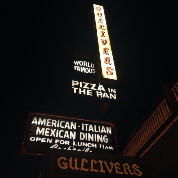Photo taken at Gullivers Pizza and Pub Chicago by Gerald F. on 1/23/2015