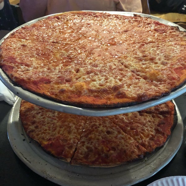 Снимок сделан в Star Tavern Pizzeria пользователем Jim S. 8/17/2019