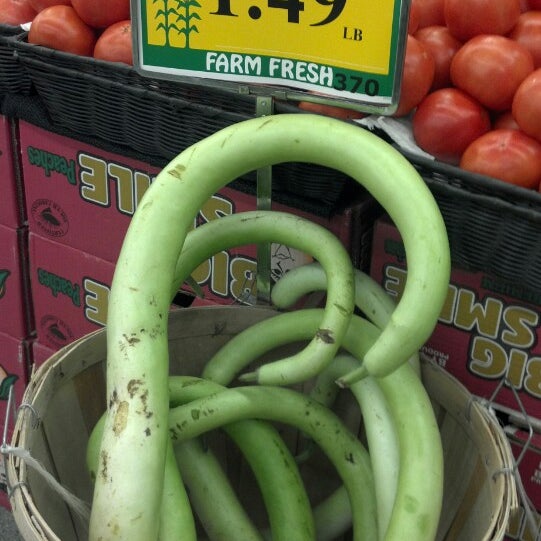 Giunta's Meat Farms Grocery Store in Farmingdale