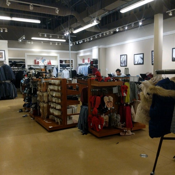Photos at Banana Republic Factory Store - Clothing Store