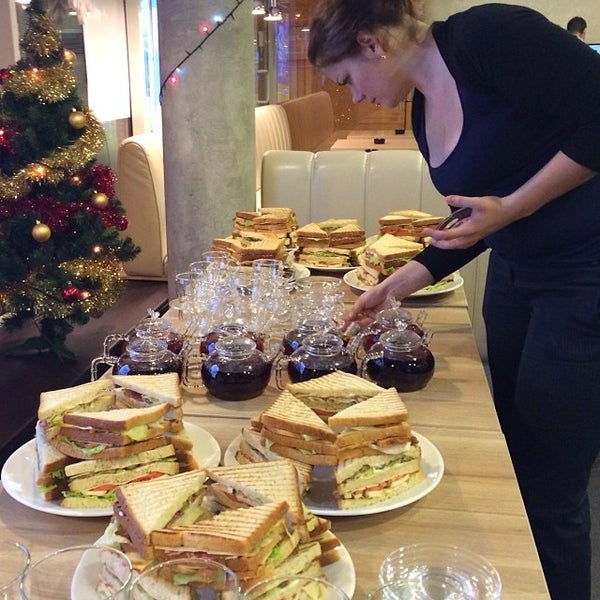 Кинотеатр стрела екатеринбург. Кино "ночь". Кинотеатр кино стрелка. Кинотеатр стрела на смоленской. Кинотеатр стрела дубна.