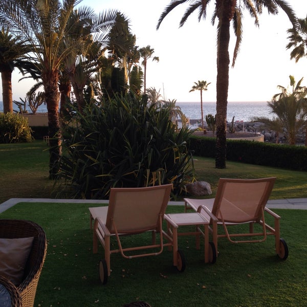 รูปภาพถ่ายที่ Radisson Blu Resort, Gran Canaria โดย Adam R. เมื่อ 3/15/2015
