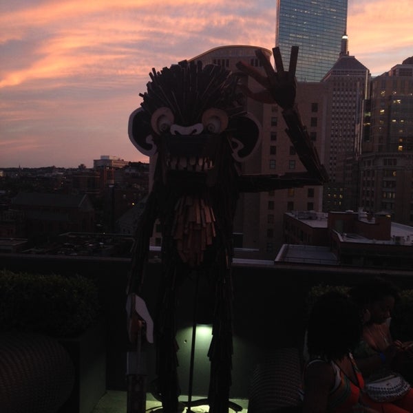 Das Foto wurde bei Rooftop Lounge von Nata S. am 7/11/2014 aufgenommen
