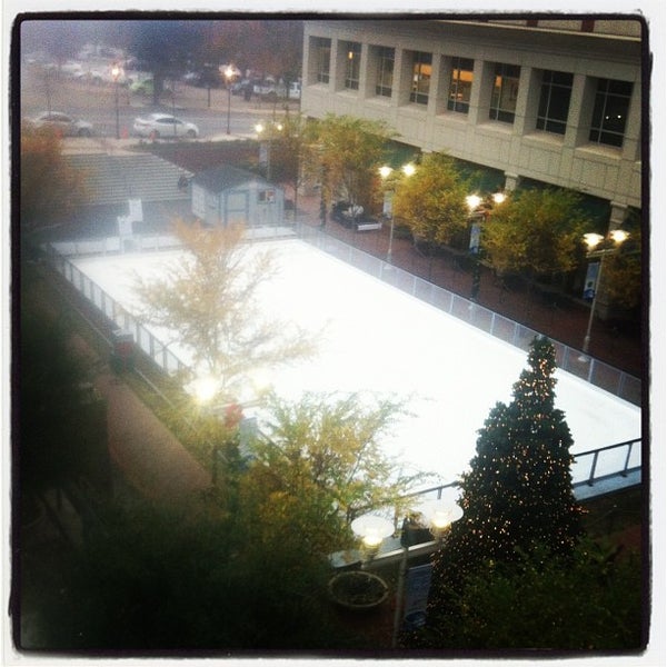 Photo taken at Courtyard by Marriott Greenville Downtown by ǝʌǝʇs h. on 11/27/2012