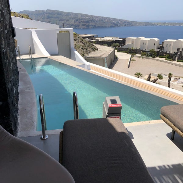 Photo taken at Santo Maris Oia Luxury Suites and Spa in Santorini by Stratis V. on 4/27/2019