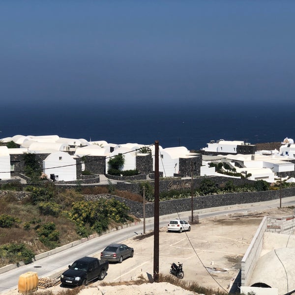 Photo taken at Santo Maris Oia Luxury Suites and Spa in Santorini by Stratis V. on 6/27/2019