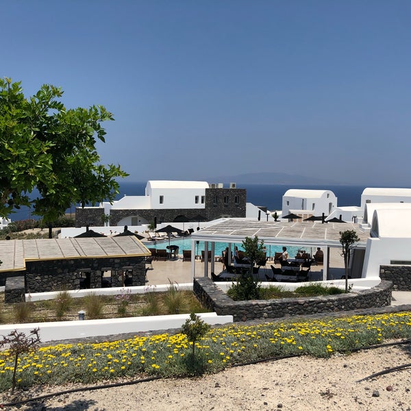 Photo taken at Santo Maris Oia Luxury Suites and Spa in Santorini by Stratis V. on 7/8/2018