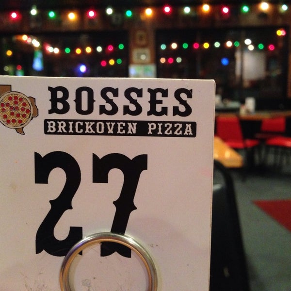 Photo prise au Bosses Pizza - Keller par Jason B. le11/1/2013