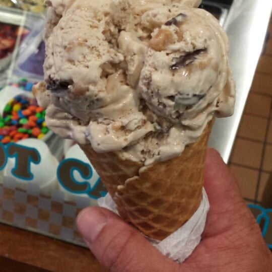 Photo taken at Henry&#39;s Homemade Ice Cream by Scott B. on 7/24/2014
