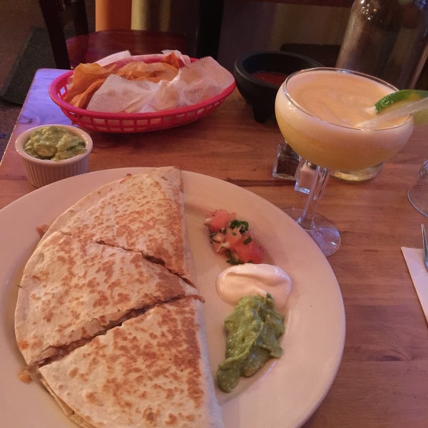 1/23/2017 tarihinde Ron Z.ziyaretçi tarafından Taqueria El Patron Mexican Grill'de çekilen fotoğraf