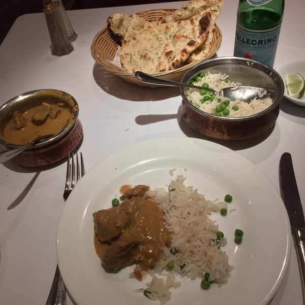 Photo taken at Sapphire Indian Cuisine by Ron Z. on 8/23/2017
