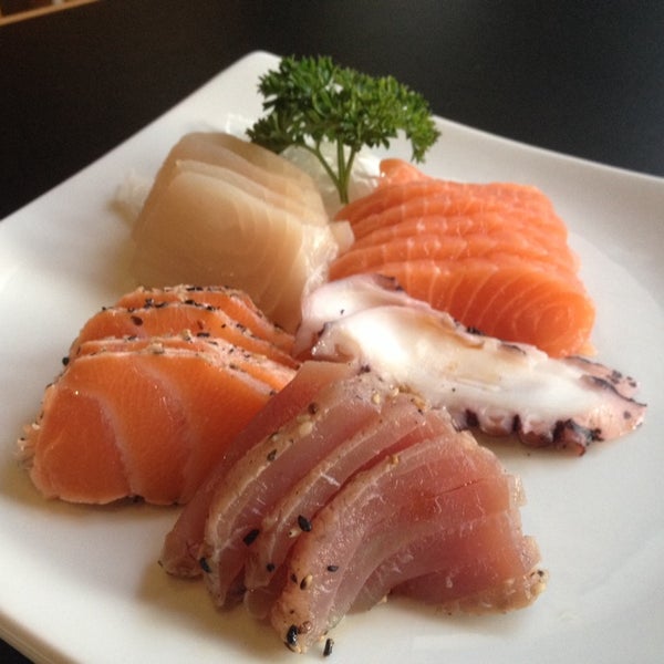 Foto tirada no(a) Kimura Culinária Japonesa por Giselle A. em 7/17/2014
