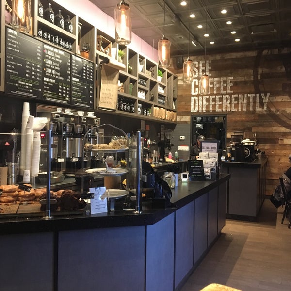 1/16/2017 tarihinde Stanislav B.ziyaretçi tarafından Gregorys Coffee'de çekilen fotoğraf