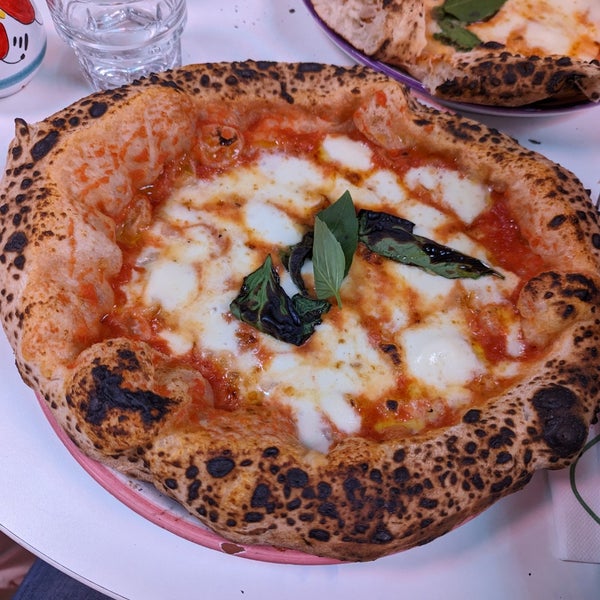 11/12/2022 tarihinde Joshua R.ziyaretçi tarafından Dalmata Pizza'de çekilen fotoğraf