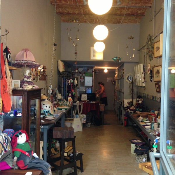 8/30/2013 tarihinde Melek O.ziyaretçi tarafından Bir Kuzguncuk Dükkanı'de çekilen fotoğraf