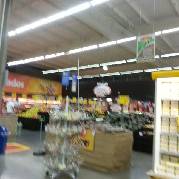 Foto scattata a Walmart da Tania J. il 4/2/2013