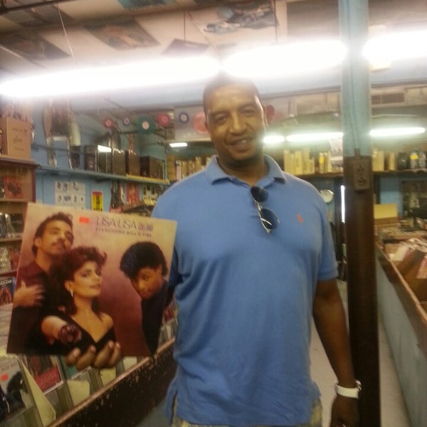 6/22/2014にDerek B.がBerlin Farmer&#39;s Market &amp; Shopping Centerで撮った写真