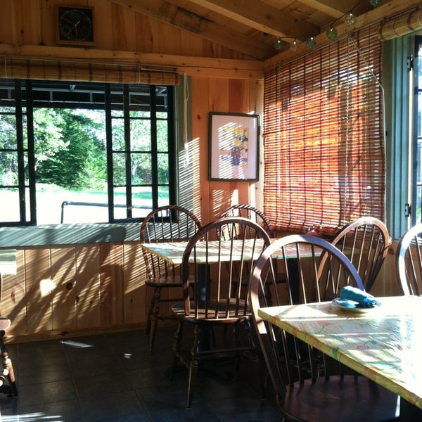 6/21/2013 tarihinde Todd E.ziyaretçi tarafından Demuros&#39; Top of the Hill Restaurant'de çekilen fotoğraf