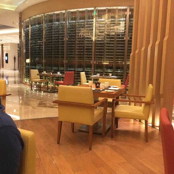 Снимок сделан в Bengaluru Marriott Hotel Whitefield пользователем Abhishek C. 4/7/2018