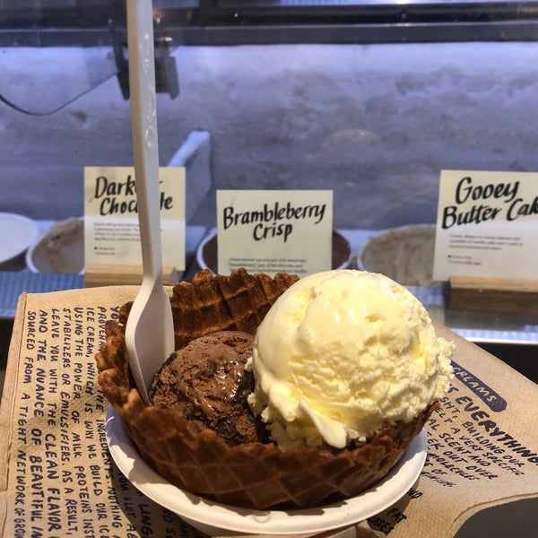 6/2/2019 tarihinde Stacy M.ziyaretçi tarafından Jeni&#39;s Splendid Ice Creams'de çekilen fotoğraf