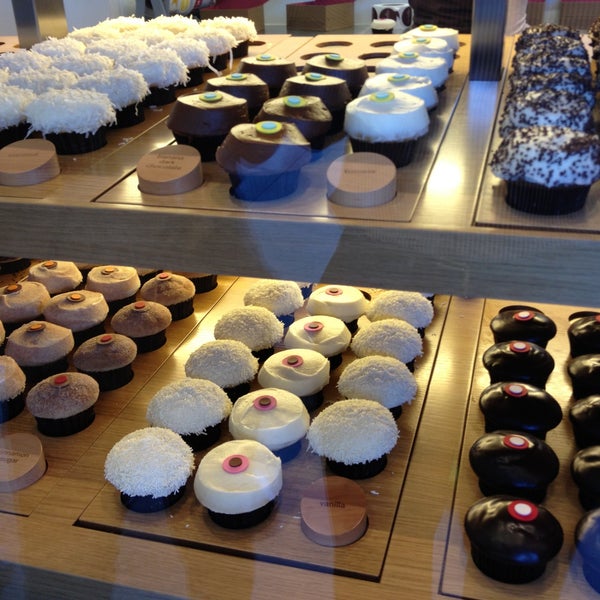 Photo taken at Sprinkles Downtown Los Angeles by Darin on 4/11/2013