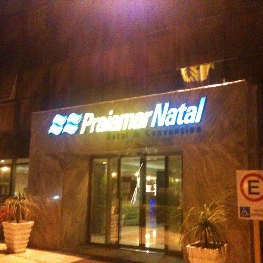 รูปภาพถ่ายที่ Praiamar Natal Hotel &amp; Convention โดย Heraldo เมื่อ 12/12/2012
