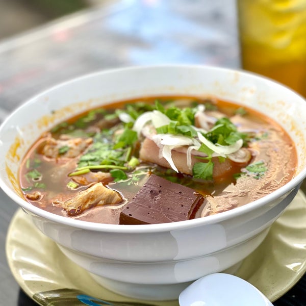 Das Foto wurde bei Hue Oi - Vietnamese Cuisine von Helen Do (. am 9/8/2021 aufgenommen