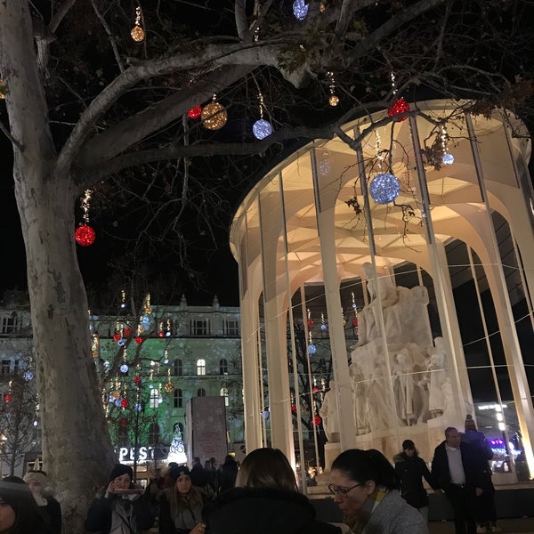 Foto tirada no(a) Karácsonyi Vásár | Christmas Fair por Amanda W. em 12/17/2019