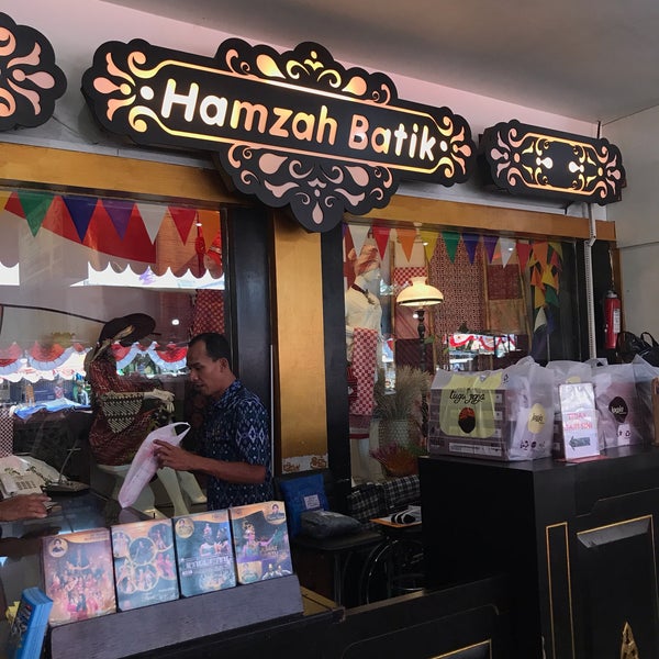 Photo taken at Hamzah Batik by Mysarah M. on 8/16/2019