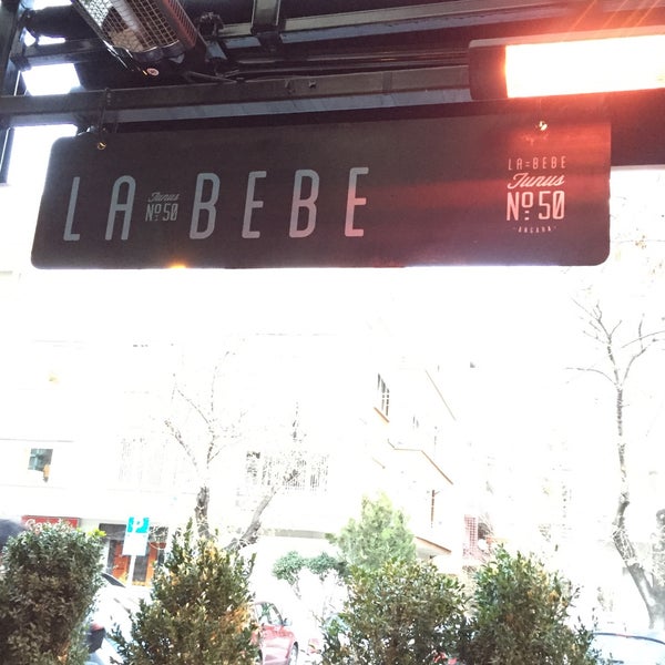 รูปภาพถ่ายที่ La Bebe โดย Onursal A. เมื่อ 4/4/2015