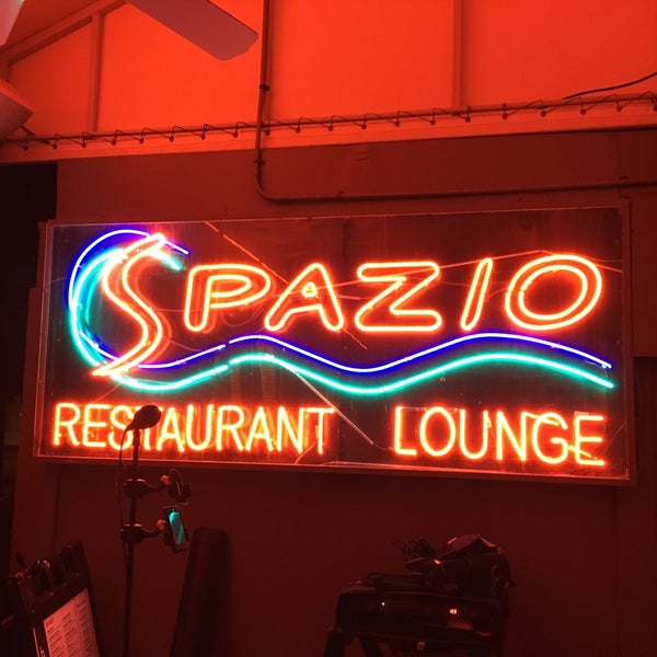 Foto tomada en Spazio Italian Restaurant &amp; Wine Lounge  por Erik🇺🇸 el 1/23/2016