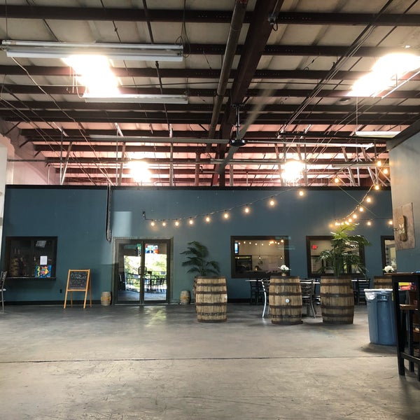 Photo taken at Due South Brewing Co. by Erik🇺🇸 on 8/15/2018