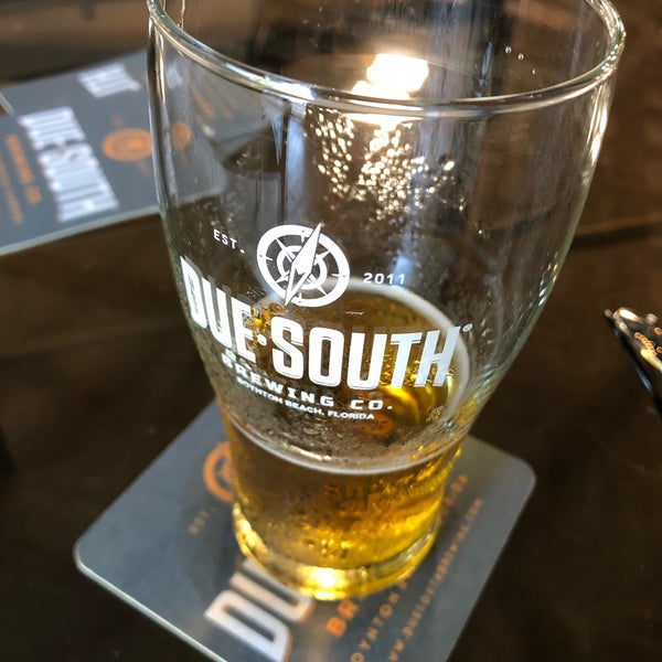 Foto tirada no(a) Due South Brewing Co. por Erik🇺🇸 em 8/15/2018