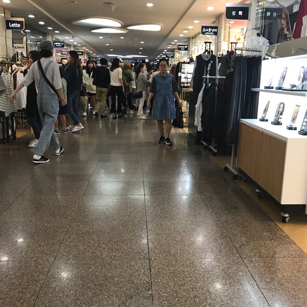 고투몰 (Goto Mall) 동편 광장 - 서초구 신반포로 지하 200