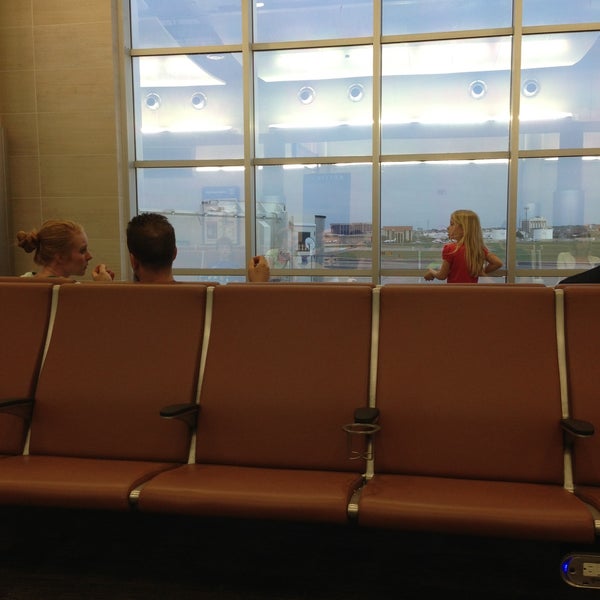4/27/2013에 Santanna G.님이 San Antonio International Airport (SAT)에서 찍은 사진