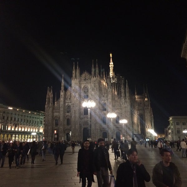 Photo taken at Milan Cathedral by Semih i. on 10/4/2015