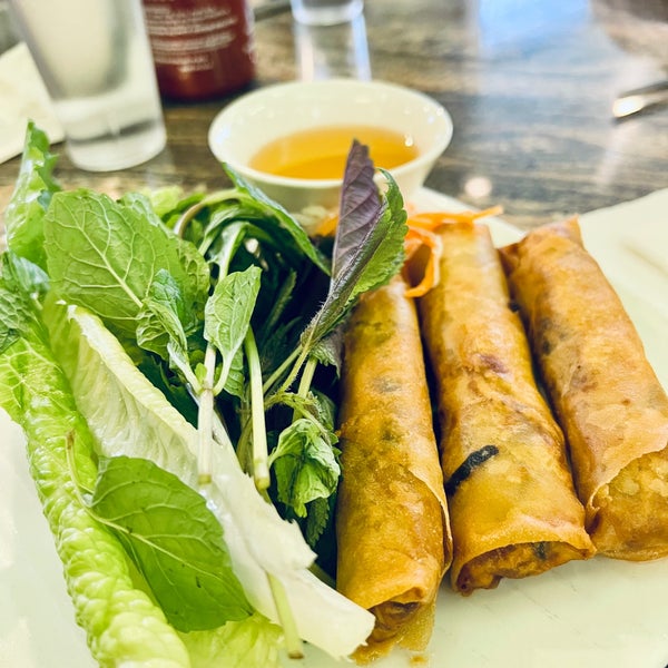 Phở Ao Sen - Vietnamese Restaurant in Oakland