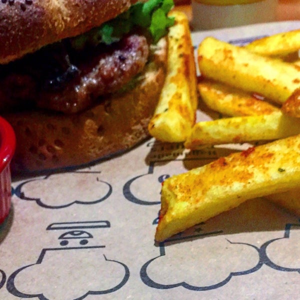 Photo prise au Şef&#39;s Burger par Anıl G. le6/2/2016