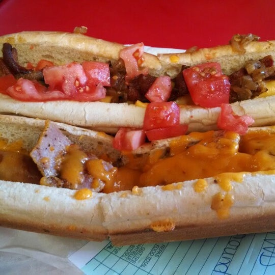 4/28/2014にPat R.がEasterbrooks Hotdog Standで撮った写真