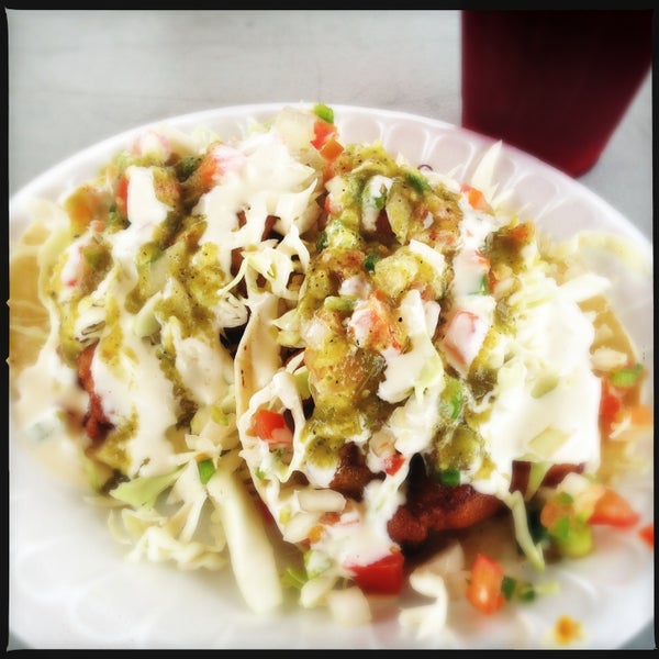 5/5/2013にJen R.がRicky&#39;s Fish Tacosで撮った写真