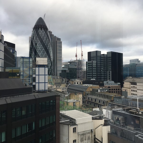 Photo taken at DoubleTree by Hilton Hotel London - Tower of London by James L. on 1/28/2018