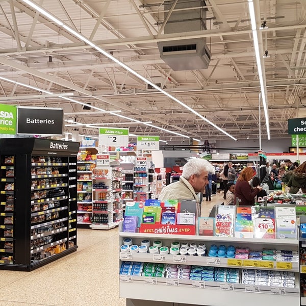 Asda Totton'da Süpermarket