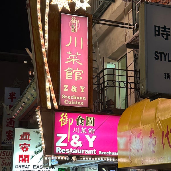 Photo prise au Z &amp; Y Restaurant par Bob F. le1/18/2024